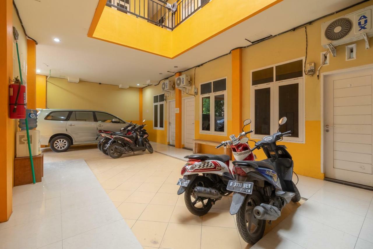 RedDoorz Syariah near RS Pirngadi Medan Hotel Bagian luar foto