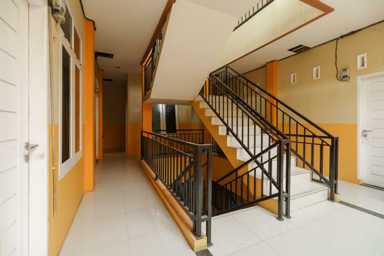 RedDoorz Syariah near RS Pirngadi Medan Hotel Bagian luar foto
